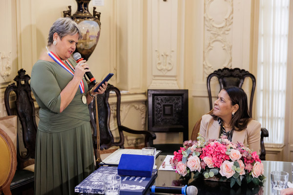 Entrega da Medalha Pedro Ernesto à Sra. Kárin Emmerich - Fotos: Cicero Rodrigues/CMRJ - Ascom Tânia Bastos - Foto 27