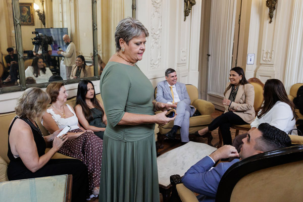 Entrega da Medalha Pedro Ernesto à Sra. Kárin Emmerich - Fotos: Cicero Rodrigues/CMRJ - Ascom Tânia Bastos - Foto 37