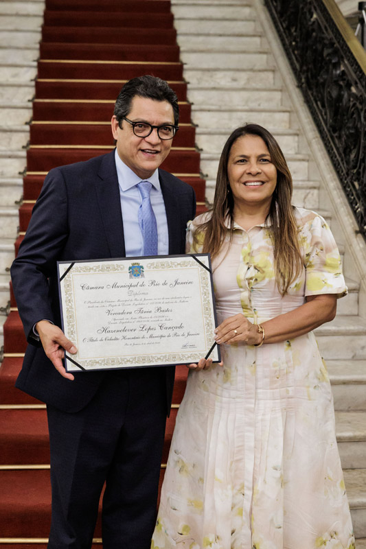 Entrega do título de cidadão honorário do Mun. do RJ ao Sr. Hazenclever Cançado - Cicero Rodrigues/CMRJ / Ascom Ver. Tânia Bastos - Foto 1