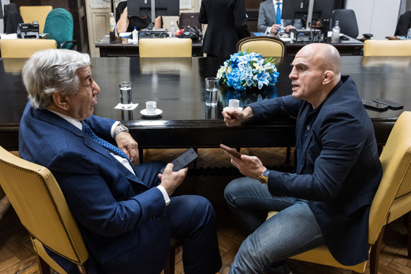 Entrega do título de cidadão honorário do Mun. do RJ ao Sr. Hazenclever Cançado - Cicero Rodrigues/CMRJ / Ascom Ver. Tânia Bastos - Foto 10