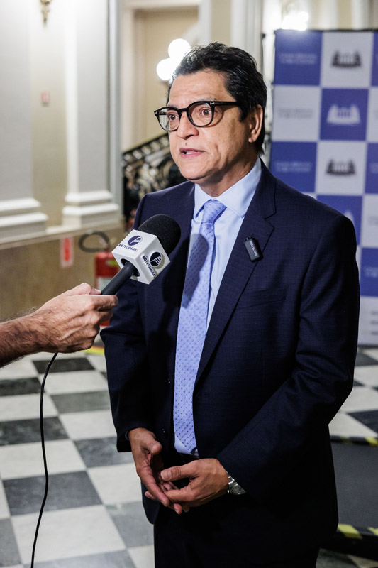 Entrega do título de cidadão honorário do Mun. do RJ ao Sr. Hazenclever Cançado - Cicero Rodrigues/CMRJ / Ascom Ver. Tânia Bastos - Foto 29