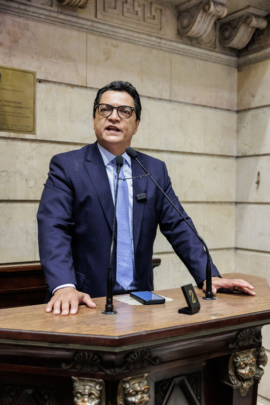 Entrega do título de cidadão honorário do Mun. do RJ ao Sr. Hazenclever Cançado - Cicero Rodrigues/CMRJ / Ascom Ver. Tânia Bastos - Foto 34