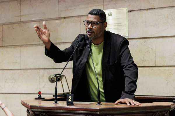 Entrega do título de cidadão honorário do Mun. do RJ ao Sr. Hazenclever Cançado - Cicero Rodrigues/CMRJ / Ascom Ver. Tânia Bastos - Foto 48