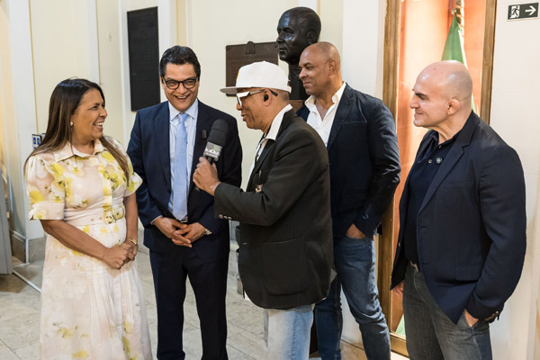 Entrega do título de cidadão honorário do Mun. do RJ ao Sr. Hazenclever Cançado - Cicero Rodrigues/CMRJ / Ascom Ver. Tânia Bastos - Foto 53