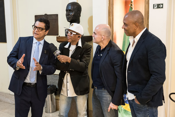 Entrega do título de cidadão honorário do Mun. do RJ ao Sr. Hazenclever Cançado - Cicero Rodrigues/CMRJ / Ascom Ver. Tânia Bastos - Foto 71