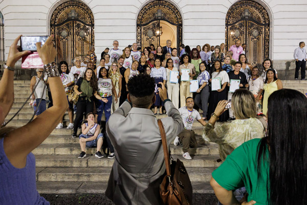 Entrega de moções à personalidades que atuam na militância de pessoa com transtorno de espectro autista - Fotos: Cicero Rodrigues/CMRJ e Ascom Tânia Bastos - Foto 86