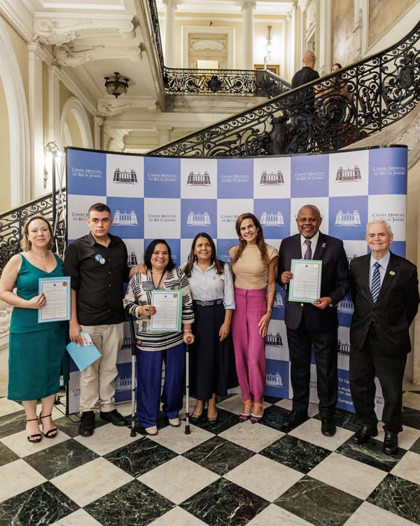 Entrega de moções à personalidades que atuam na militância de pessoa com transtorno de espectro autista - Fotos: Cicero Rodrigues/CMRJ e Ascom Tânia Bastos - Foto 87