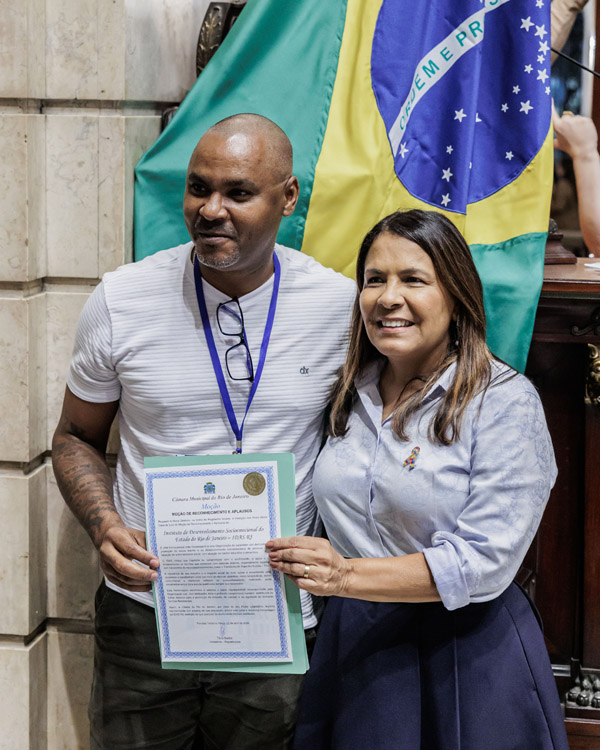Entrega de moções à personalidades que atuam na militância de pessoa com transtorno de espectro autista - Fotos: Cicero Rodrigues/CMRJ e Ascom Tânia Bastos - Foto 90
