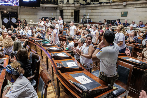 Entrega de moções à personalidades que atuam na militância de pessoa com transtorno de espectro autista - Fotos: Cicero Rodrigues/CMRJ e Ascom Tânia Bastos - Foto 105