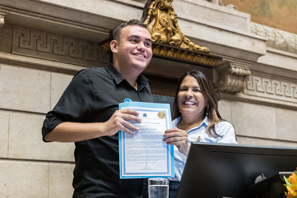 Entrega de moções à personalidades que atuam na militância de pessoa com transtorno de espectro autista - Fotos: Cicero Rodrigues/CMRJ e Ascom Tânia Bastos - Foto 117
