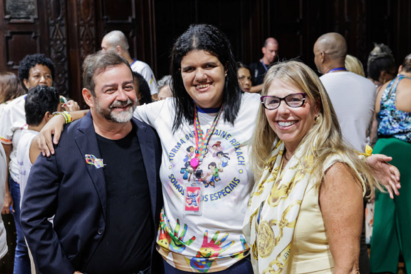 Entrega de moções à personalidades que atuam na militância de pessoa com transtorno de espectro autista - Fotos: Cicero Rodrigues/CMRJ e Ascom Tânia Bastos - Foto 125