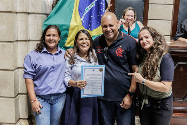 Entrega de moções à personalidades que atuam na militância de pessoa com transtorno de espectro autista - Fotos: Cicero Rodrigues/CMRJ e Ascom Tânia Bastos - Foto 159