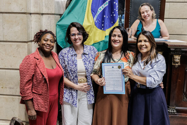 Entrega de moções à personalidades que atuam na militância de pessoa com transtorno de espectro autista - Fotos: Cicero Rodrigues/CMRJ e Ascom Tânia Bastos - Foto 162