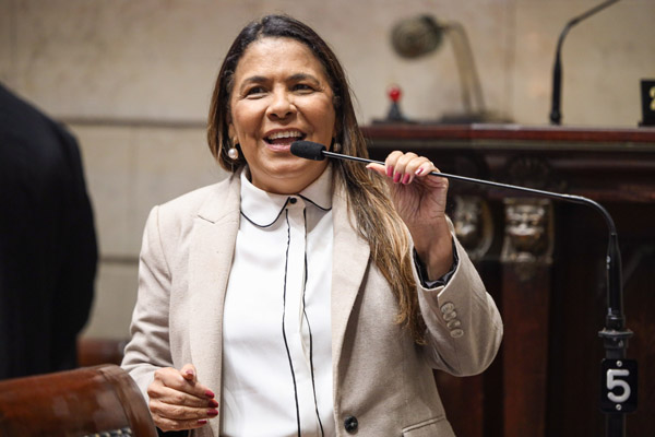Vereadora Tânia Bastos no Plenário da Câmara Municipal - Foto 22