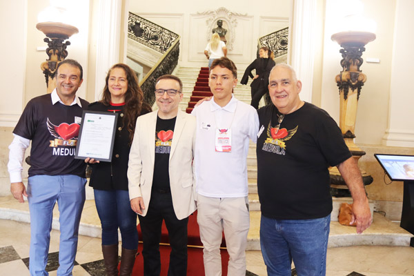 Vereadora Tânia Bastos cria homenagem à torcida rubro-negra FlaMedula