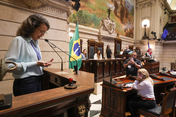 Solenidade para entrega da Medalha Chiquinha Gonzaga à Senhora CHRYSTINA BARROS - Fotos Câmara dos vereadores - Foto 2
