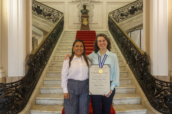 Solenidade para entrega da Medalha Chiquinha Gonzaga à Senhora CHRYSTINA BARROS - Fotos Câmara dos vereadores - Foto 9