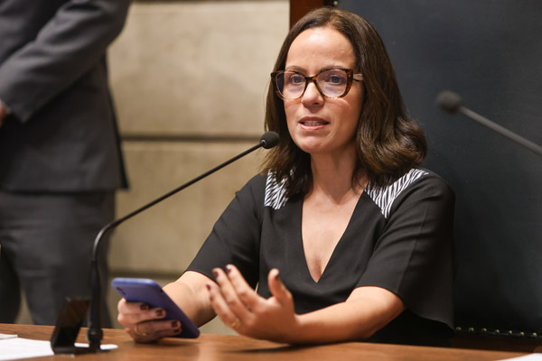 Solenidade para entrega da Medalha Chiquinha Gonzaga à Senhora CHRYSTINA BARROS - Fotos Câmara dos vereadores - Foto 24