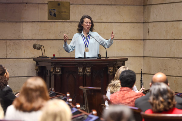 Solenidade para entrega da Medalha Chiquinha Gonzaga à Senhora CHRYSTINA BARROS - Fotos Câmara dos vereadores - Foto 31