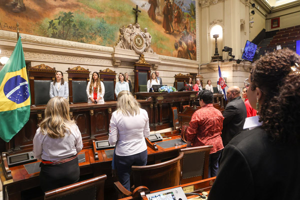 Solenidade para entrega da Medalha Chiquinha Gonzaga à Senhora CHRYSTINA BARROS - Fotos Câmara dos vereadores - Foto 35