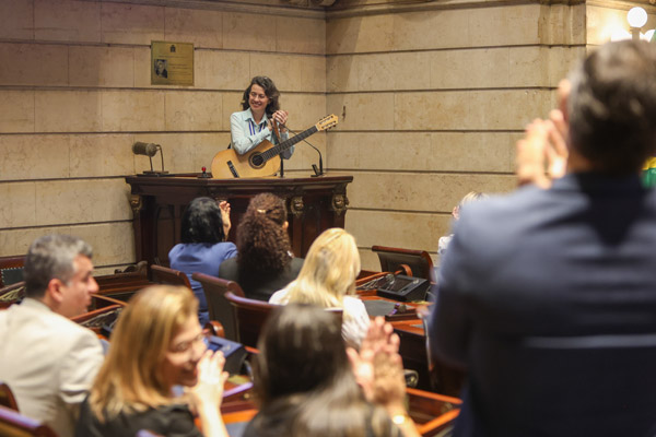 Solenidade para entrega da Medalha Chiquinha Gonzaga à Senhora CHRYSTINA BARROS - Fotos Câmara dos vereadores - Foto 37