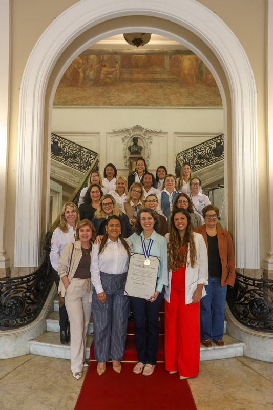 Solenidade para entrega da Medalha Chiquinha Gonzaga à Senhora CHRYSTINA BARROS - Fotos Câmara dos vereadores - Foto 44